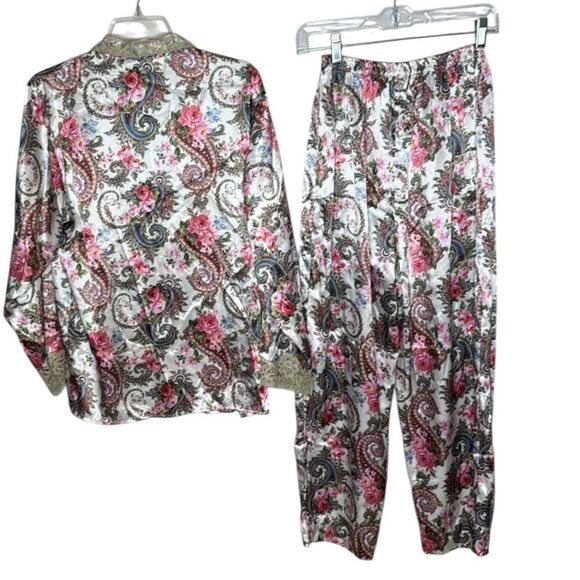 Victoria's Secret Vintage Gold Label Paisley/Rose Silky Pajama Set. Size Small. - Picture 7 of 10